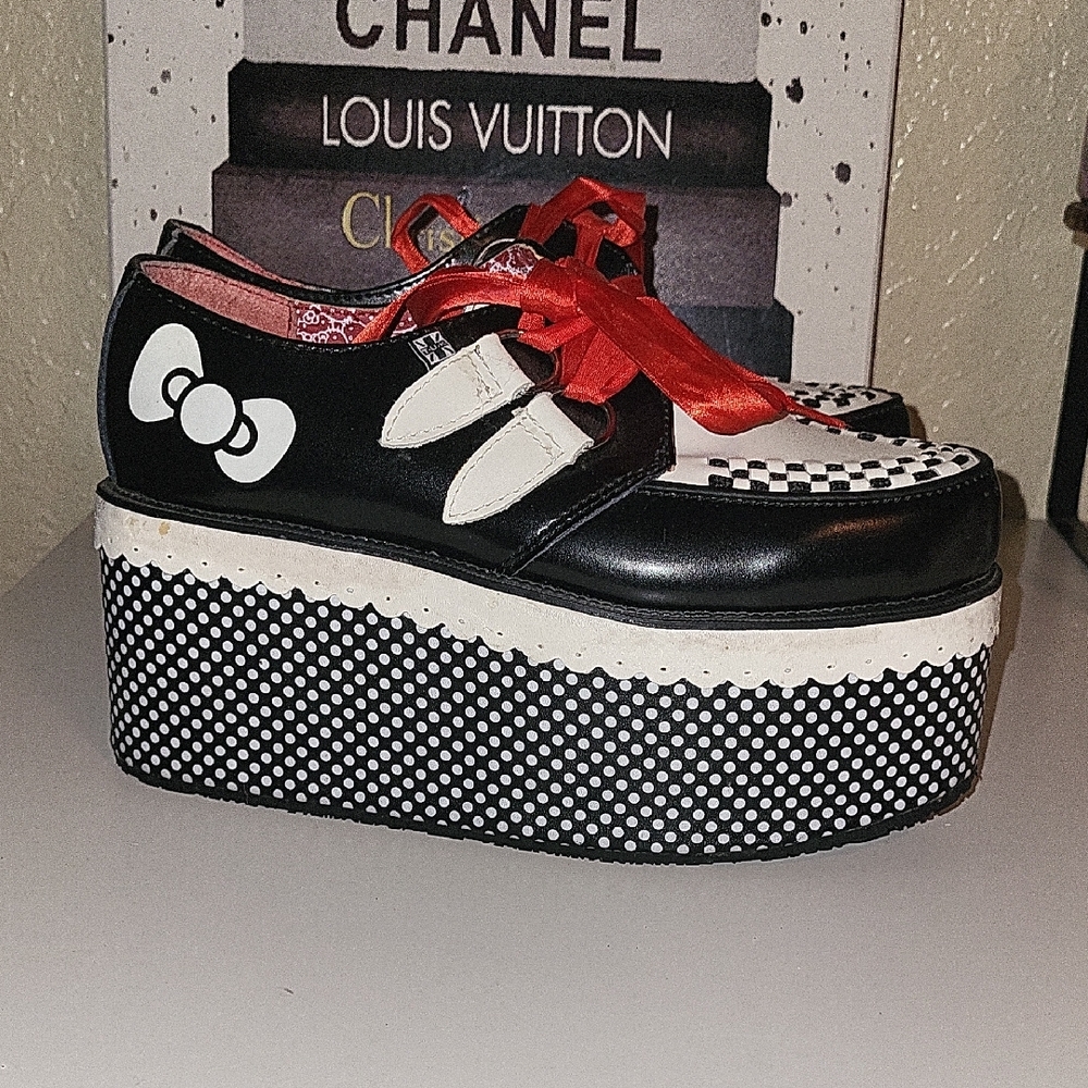 T.U.K X Hello Kitty Black and White Platform Shoes with Red Silk Laces - Picture 5 of 10